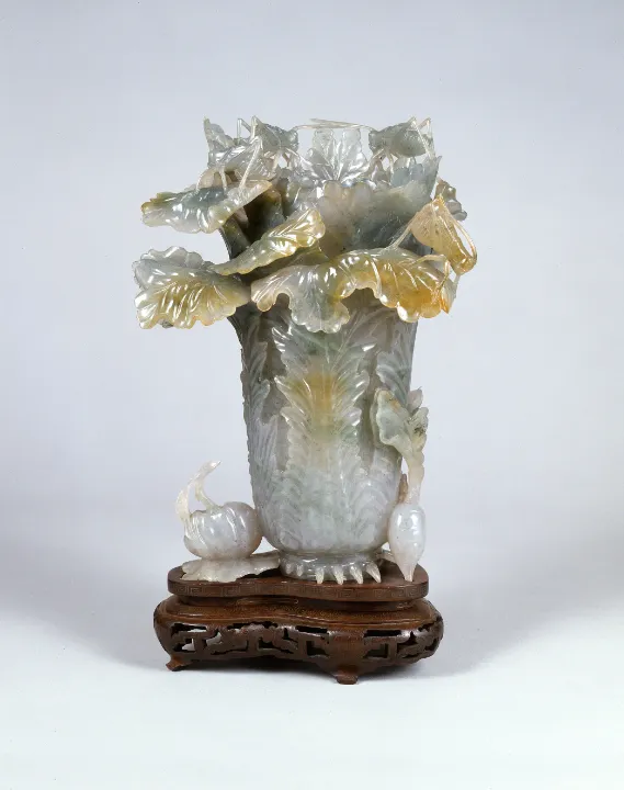 翡翠白菜形花瓶 清時代 乾隆 1736～1795年